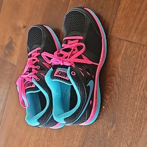 Nike Dual Fusion shoes